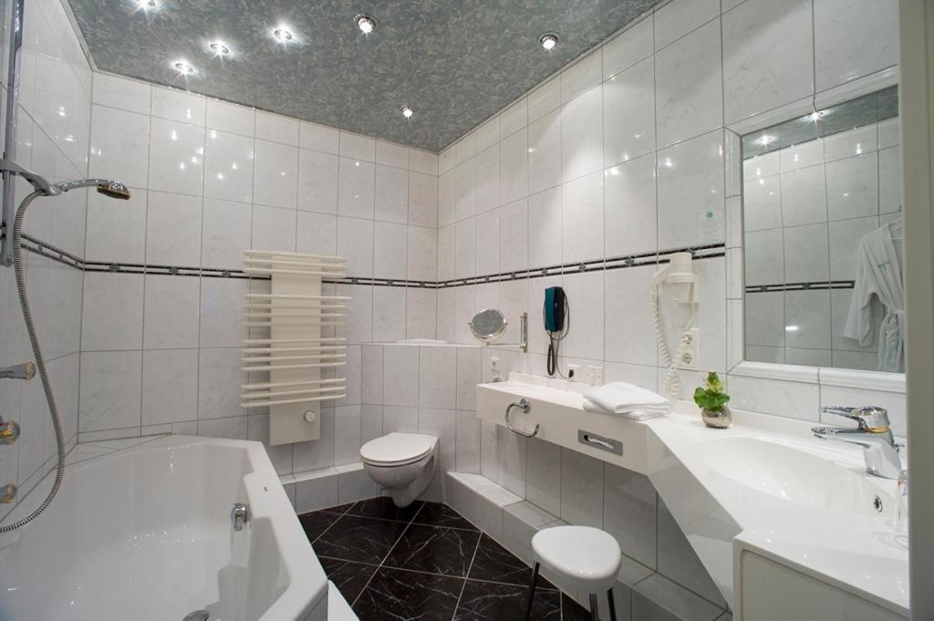 Landhotel Sauerlaender Hof إسلوهي الغرفة الصورة