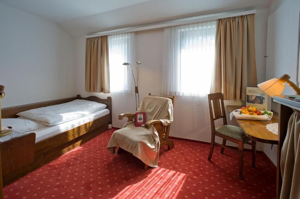 Landhotel Sauerlaender Hof إسلوهي الغرفة الصورة
